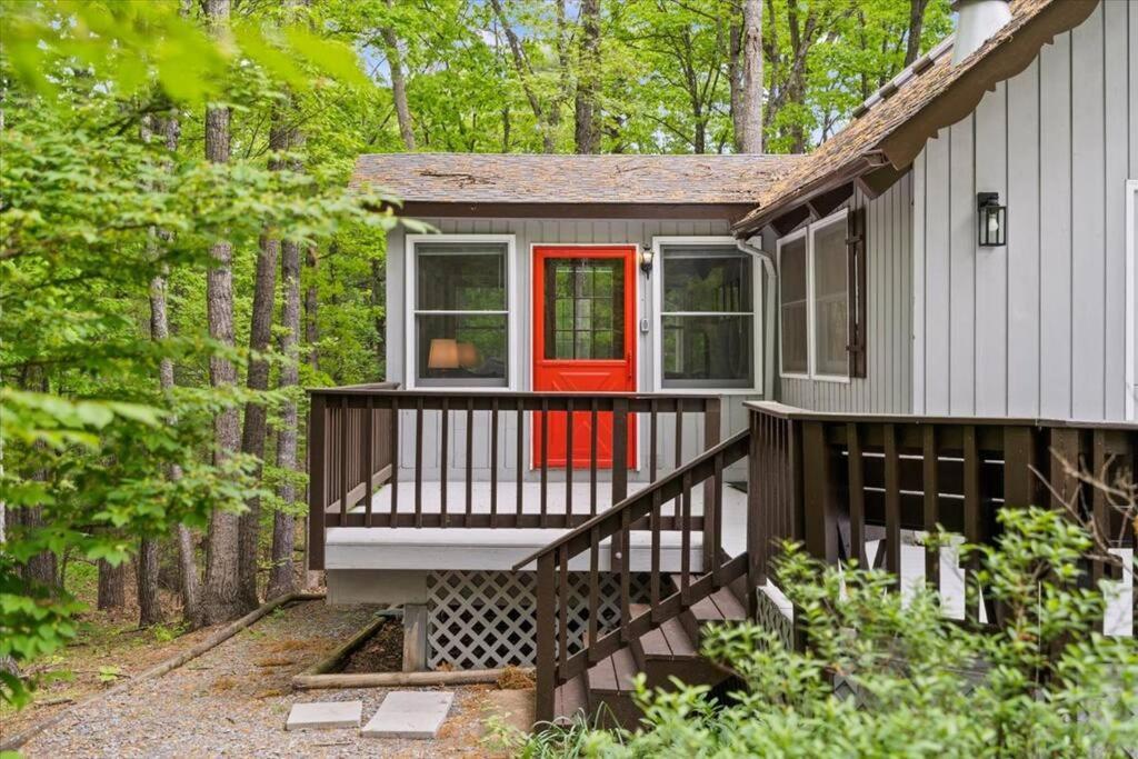 The Gingerbread House: 4 Bedroom Chalet, W/ Sunroom/Deck, Sleeps 12, Modern Amenities McGaheysville المظهر الخارجي الصورة